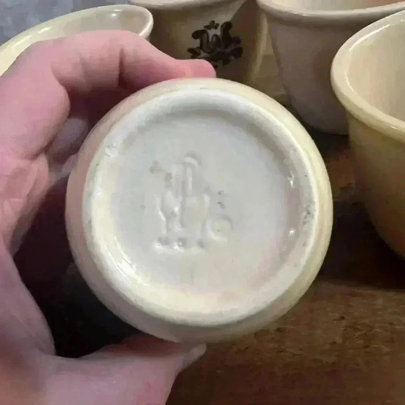 Pfaltzgraff Village Ceramic Cups - 1970s Set of  5 - Picture 3 of 5